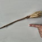 Vassoura Energética Artesanal | Limpeza Espiritual e Proteção | YULE (folha)